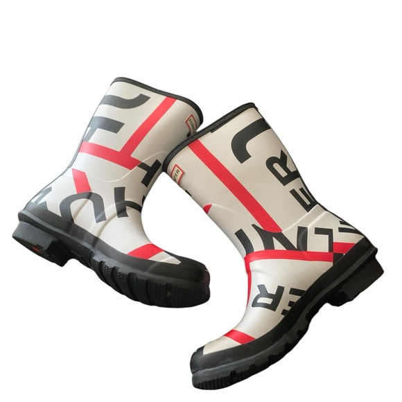 Hunter Women’s 10 Black & Red Graphic Print Rain Boots Weather Snow Rubber - Picture 2 of 8